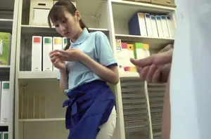 Cấp trên nữ say rượu khỏa thân và cậu nhân viên may mắn